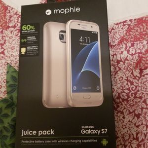 S7 MOPHIE CASE, BATTERY CASE AN BRAND NEW.